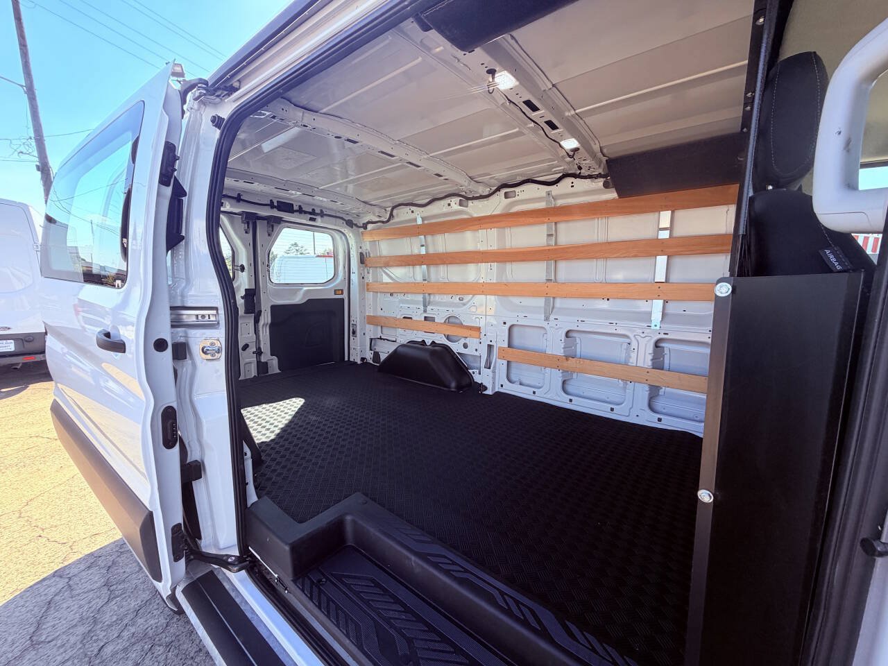 Used 2025 Ford Transit 250 Low Roof w/ Exterior Upgrade Package RWD image 10