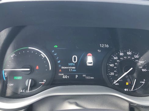 Certified 2025 Toyota Sienna XLE image 9