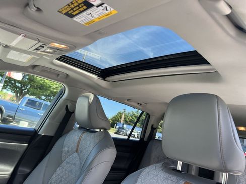 Used 2023 Toyota Highlander Bronze Edition FWD image 23