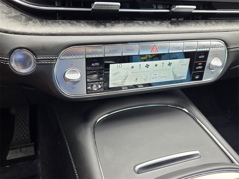 Used 2024 Genesis G90 3.5T image 19