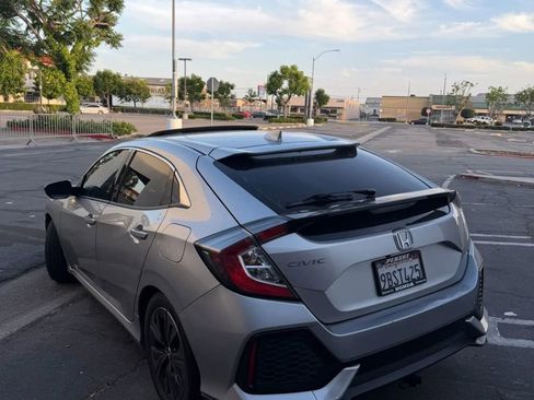 Used 2018 Honda Civic EX image 5
