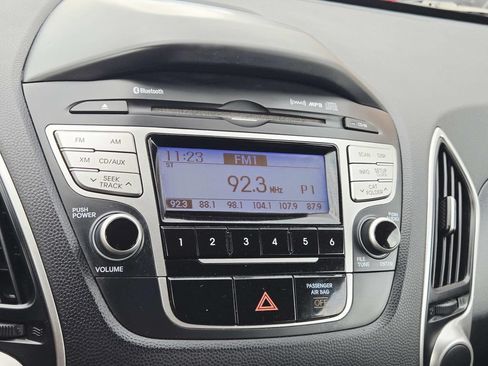 Used 2010 Hyundai Tucson GLS w/ Popular Equipment Pkg 2 FWD image 24