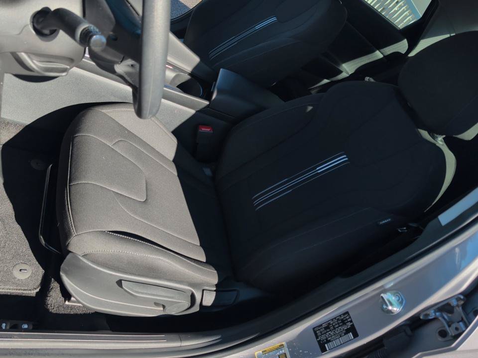Used 2026 Hyundai Elantra Hybrid FWD image 30