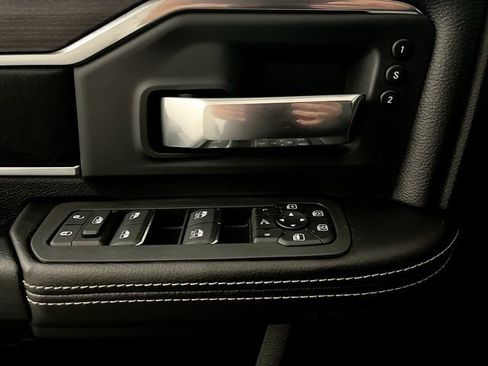 New 2026 RAM 2500 Laramie AWD/4WD image 13
