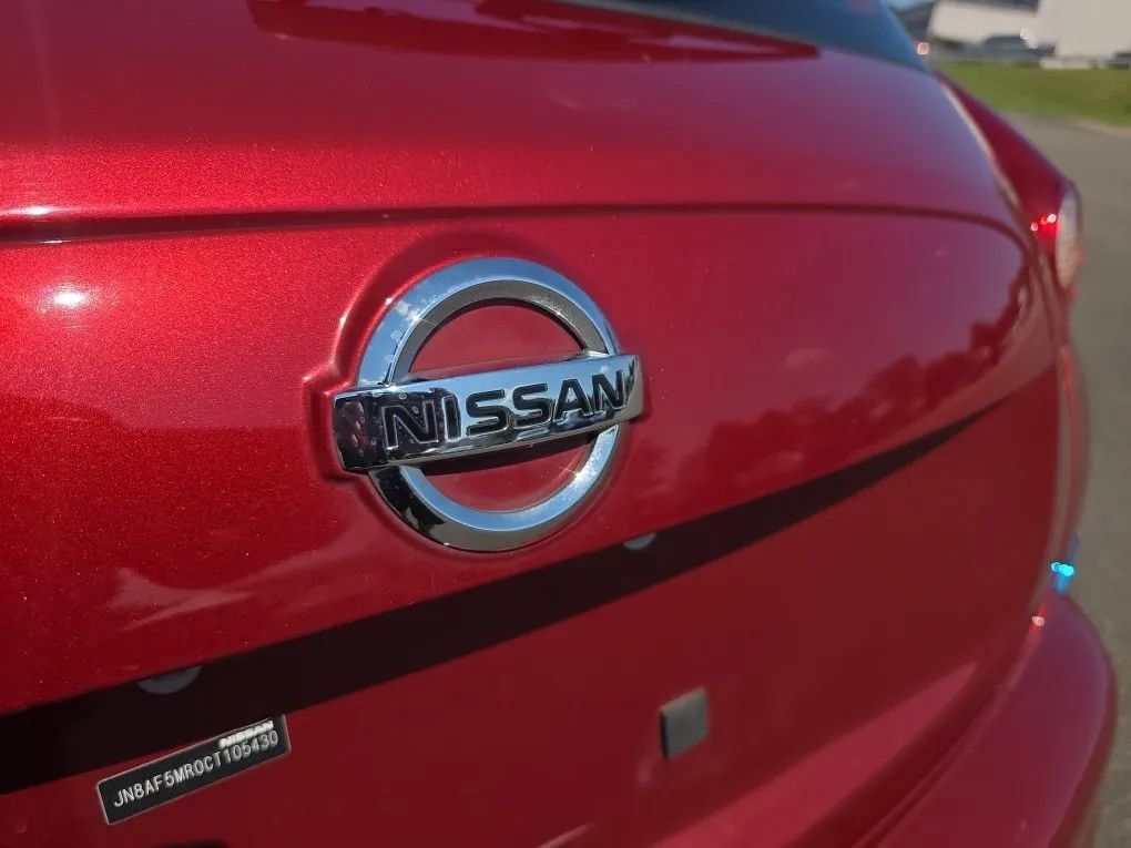 Used 2012 Nissan Juke S FWD image 10