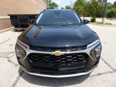 Used 2026 Chevrolet Trax LT w/ Sunroof Package FWD image 13