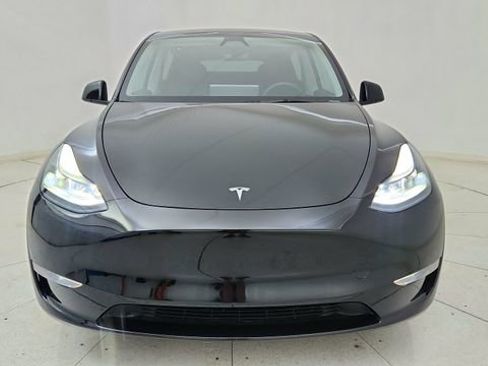 Used 2024 Tesla Model Y Long Range image 13