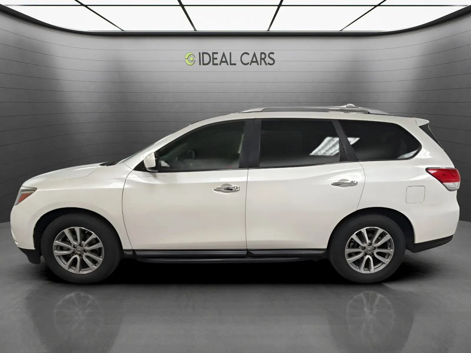 Used 2016 Nissan Pathfinder SV FWD image 8