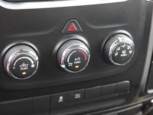 Used 2021 RAM 1500 Classic SLT AWD/4WD image 14
