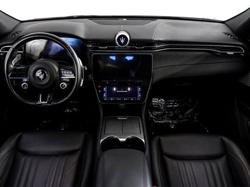 Used 2023 Maserati Grecale GT image 12