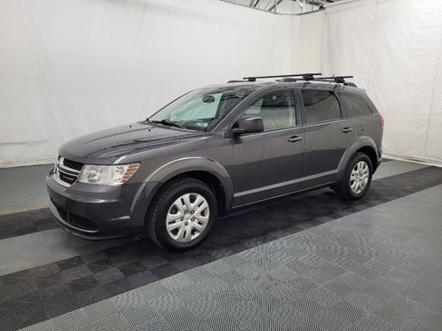Used 2016 Dodge Journey SE w/ Flexible Seating Group FWD image 2