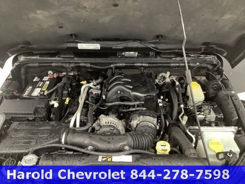 Used 2016 Jeep Wrangler Unlimited Sahara w/ Dual Top Group image 17