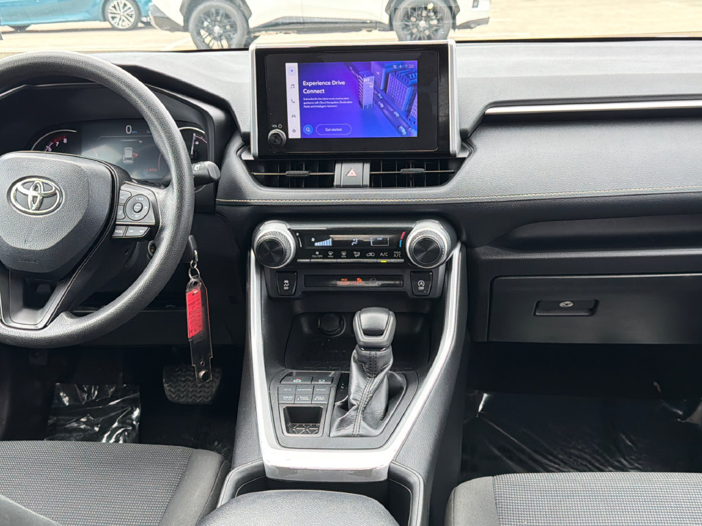 Used 2024 Toyota RAV4 LE AWD/4WD image 12