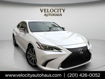 Used 2019 Lexus ES 350 w/ Accessory Package 2