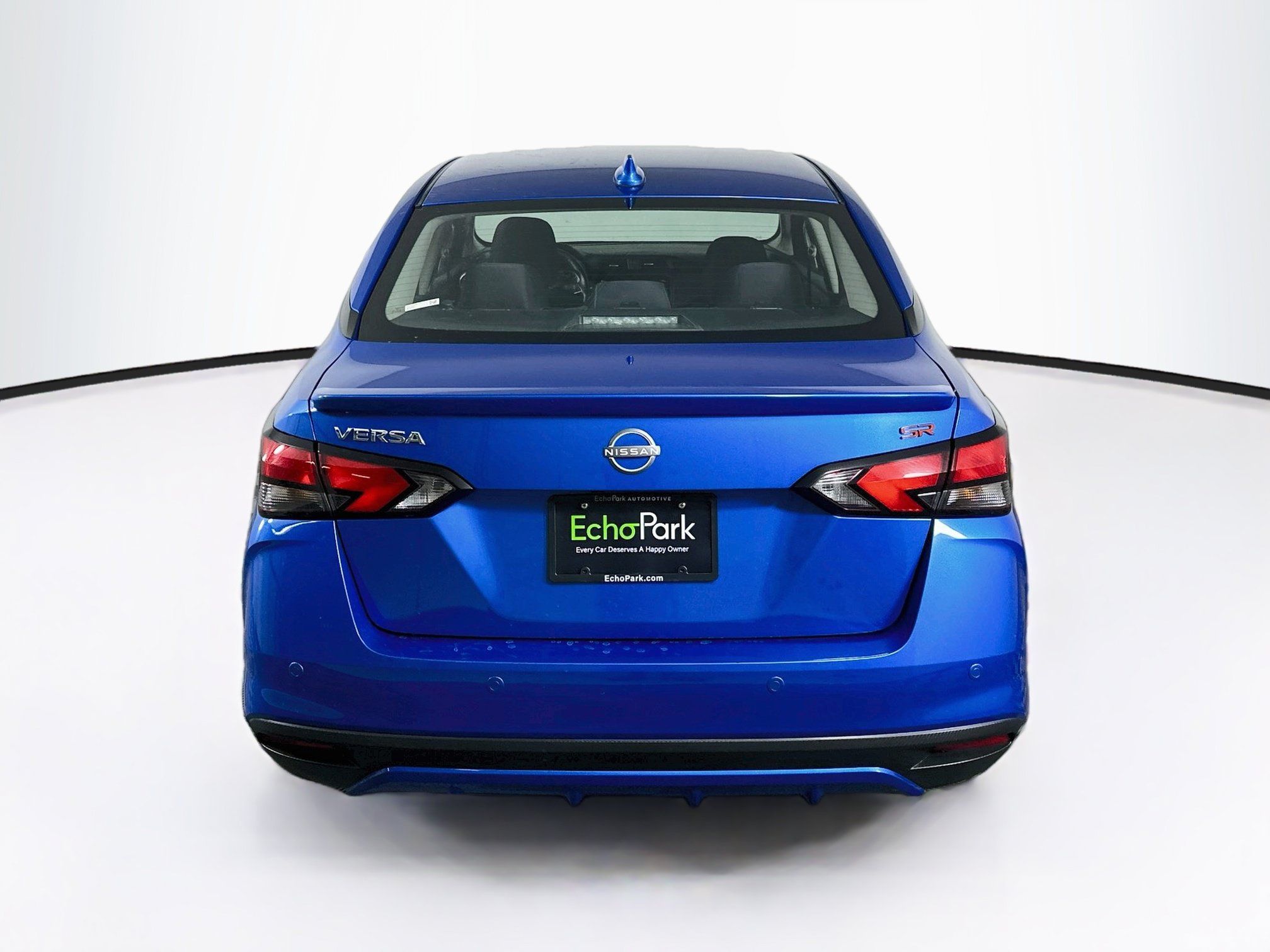 Used 2024 Nissan Versa SR FWD image 7