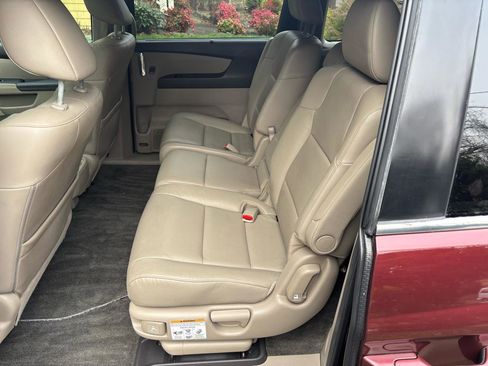 Used 2016 Honda Odyssey EX-L image 32