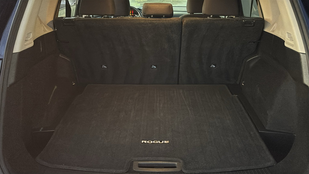 Used 2025 Nissan Rogue SV FWD image 30