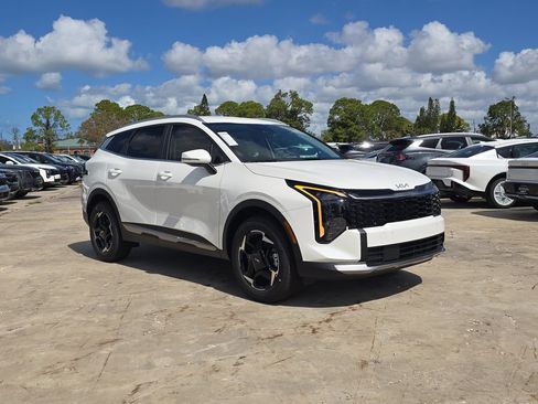 New 2026 Kia Sportage EX image 2