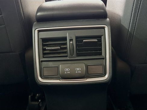 Used 2022 Subaru Forester Premium AWD/4WD image 31