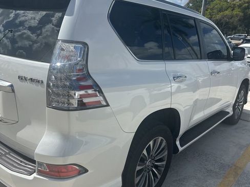 Used 2023 Lexus GX 460 Luxury w/ Accessory Package image 5
