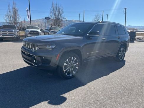 Used 2024 Jeep Grand Cherokee L Overland w/ Trailer Tow Package image 8