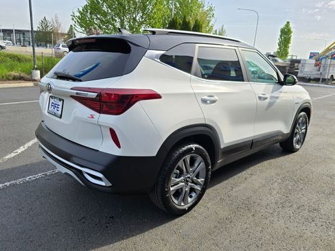 Used 2021 Kia Seltos S AWD/4WD image 6