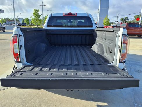 Used 2018 GMC Canyon W/T w/ Convenience Package RWD image 12