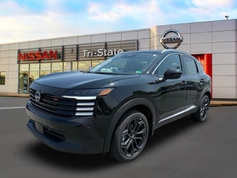 New 2025 Nissan Kicks SR w/ SR Premium Package image 2