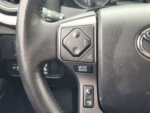 Used 2021 Toyota Tacoma TRD Off-Road w/ Technology Package AWD/4WD image 28