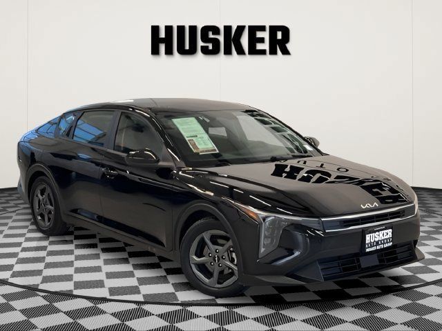 Used 2025 Kia K4 FWD image 1