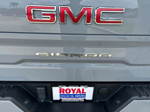 Used 2024 GMC Sierra 1500 AT4 w/ Technology Package AWD/4WD image 30