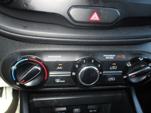 Used 2021 Kia Soul S image 19