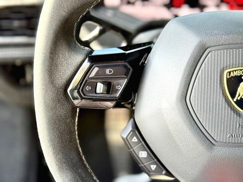 Used 2019 Lamborghini Huracan Performante image 41