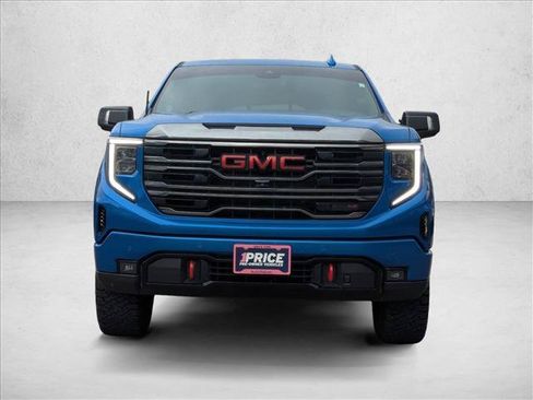 Used 2023 GMC Sierra 1500 AT4 w/ AT4 Preferred Package AWD/4WD image 2