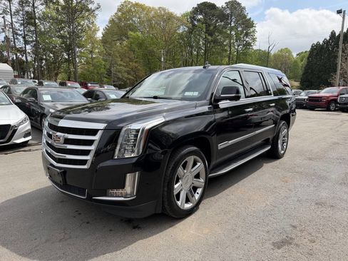 Used 2019 Cadillac Escalade ESV Luxury image 1