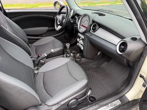 Used 2009 MINI Cooper Hardtop FWD image 39