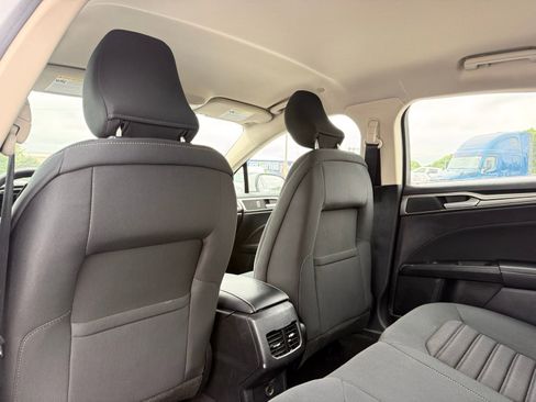 Used 2019 Ford Fusion SE FWD image 15