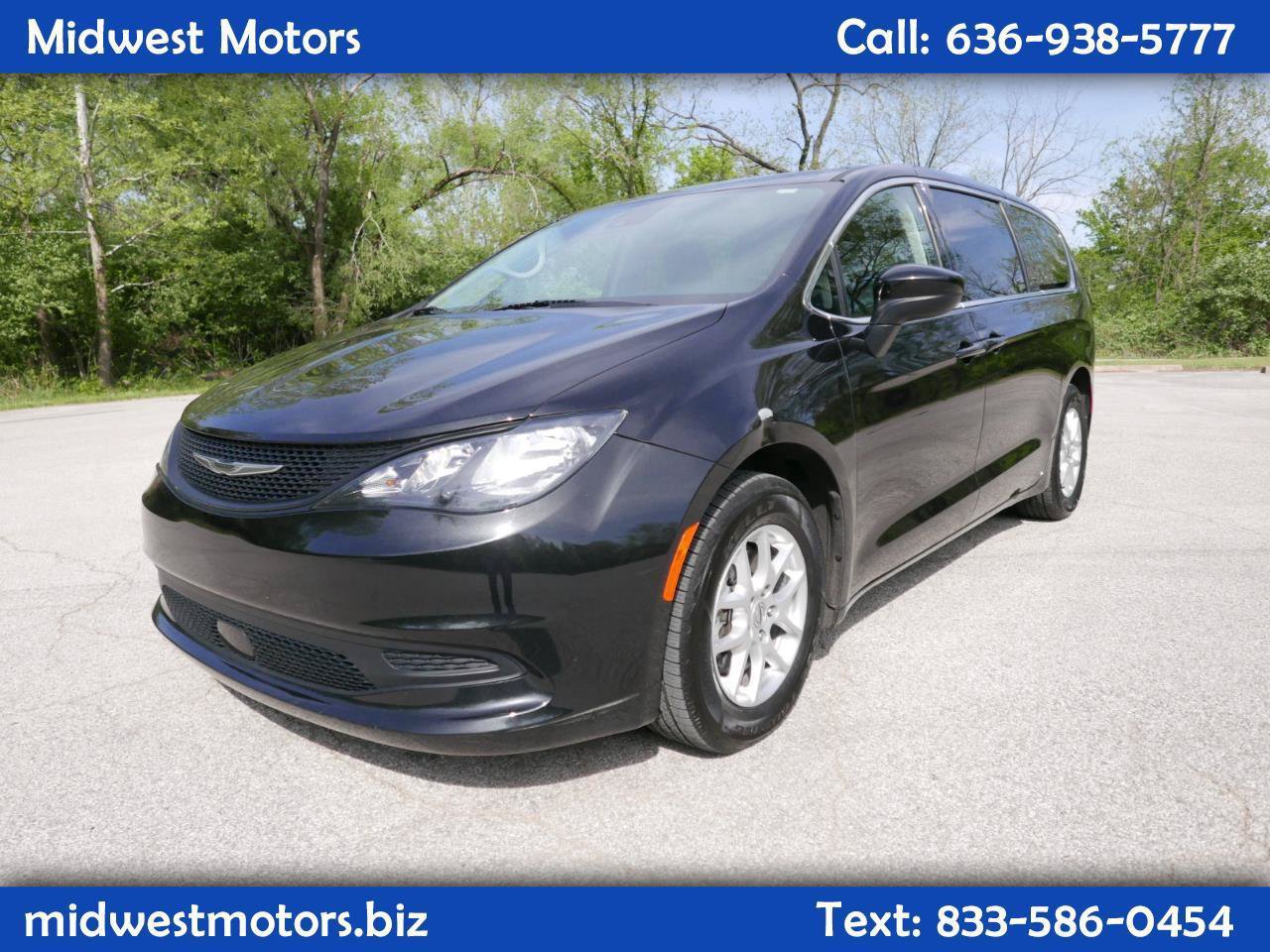 Used 2022 Chrysler Voyager LX FWD image 1