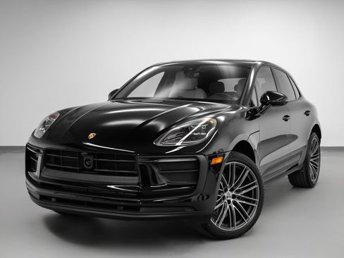 Used 2025 Porsche Macan image 1