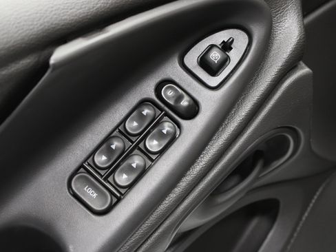 Used 2004 Ford Mustang Cobra RWD image 7