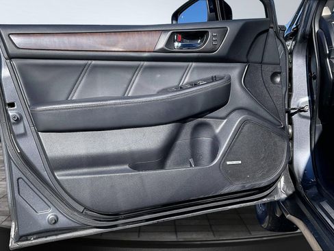 Used 2018 Subaru Outback 2.5i Limited image 15