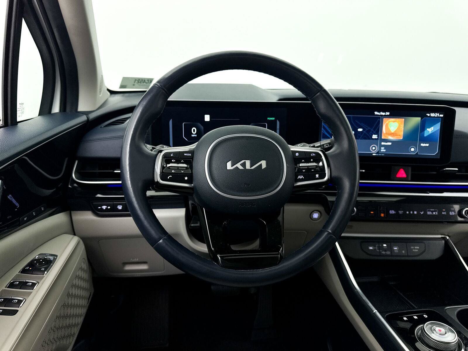 Used 2025 Kia Carnival SX Prestige FWD image 5