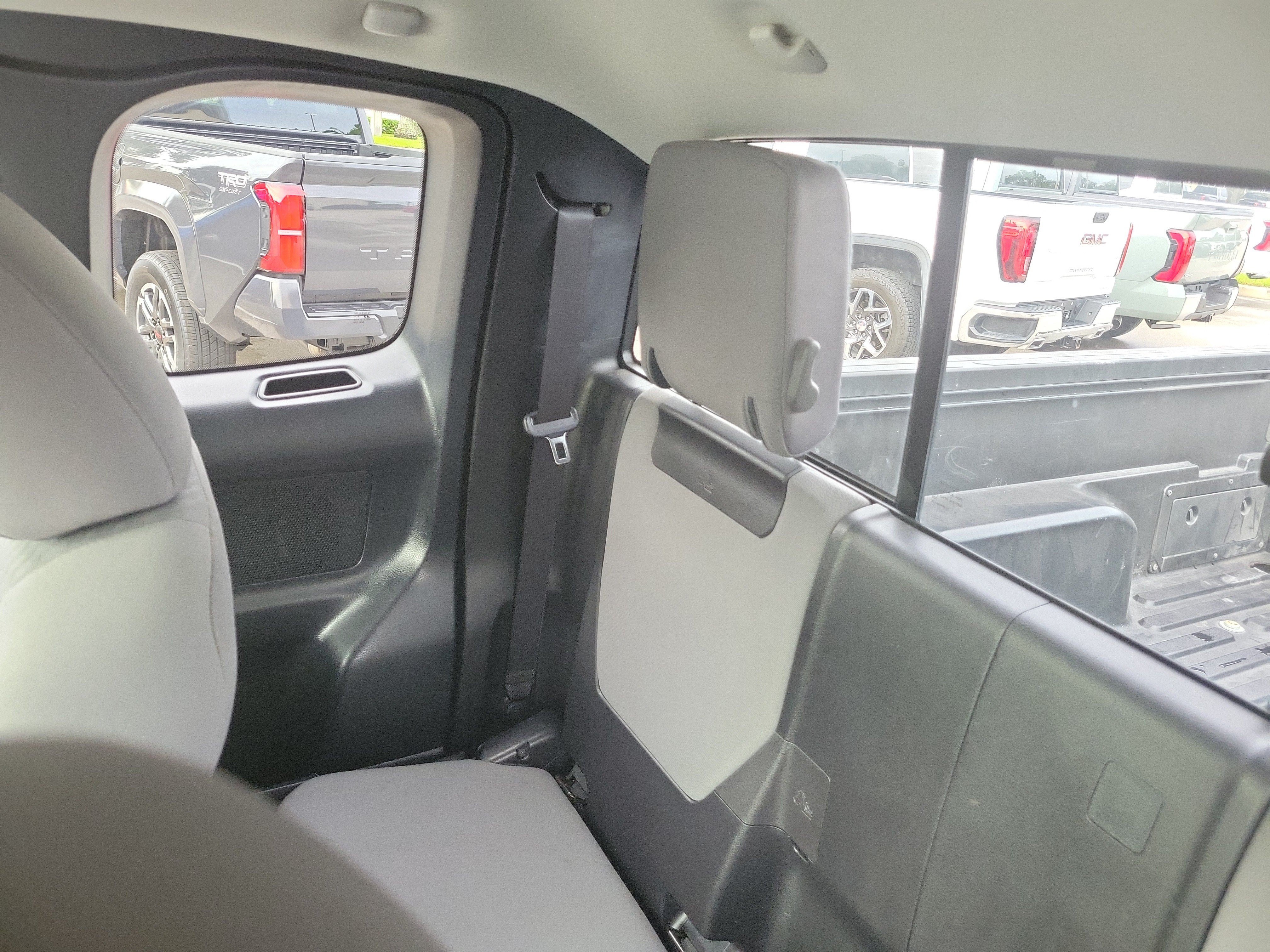Used 2022 Toyota Tacoma SR5 RWD image 13