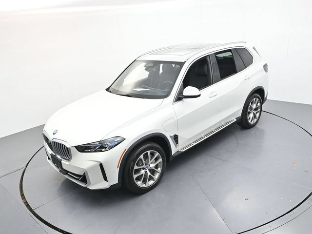 Used 2025 BMW X5 xDrive50e AWD/4WD image 37