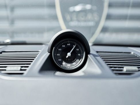 Used 2024 Porsche 911 Carrera 4S w/ Premium Package image 74