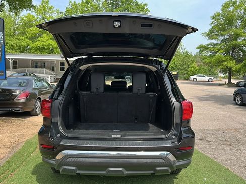 Used 2018 Nissan Pathfinder SL AWD/4WD image 10