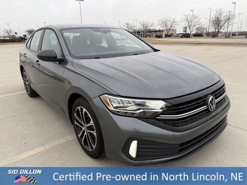 Used 2024 Volkswagen Jetta Sport image 6