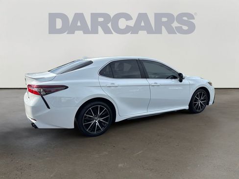 Used 2022 Toyota Camry SE FWD image 7