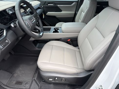 New 2026 GMC Acadia Elevation w/ Elevation Premium Package FWD image 10