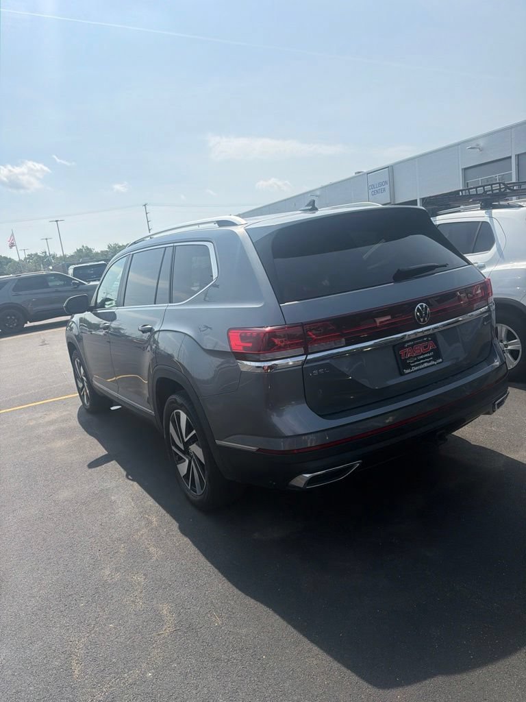 Used 2024 Volkswagen Atlas SEL AWD/4WD image 10